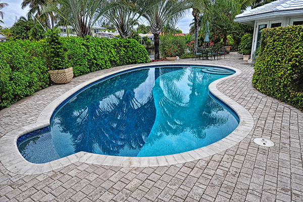 paving-contractor-pool-deck
